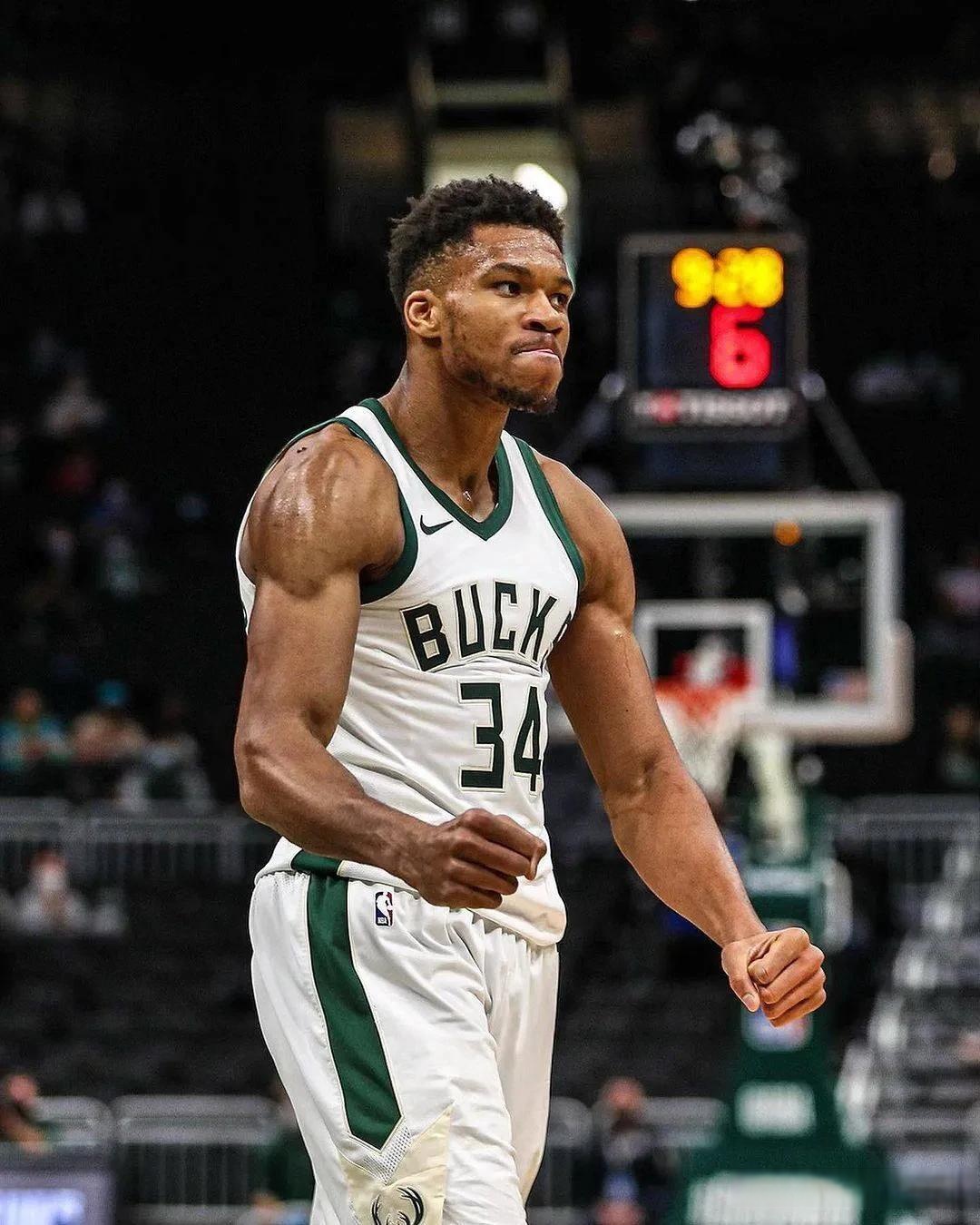 英媒：利兹联有意在冬窗引进米兰前锋希门尼斯（英媒：利兹联欲冬窗签下米兰前锋希门尼斯）