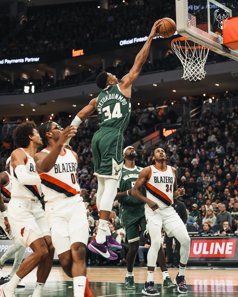 第四次，曼联错失进入欧冠区的机会。（曼联第4次错失欧冠区席位）