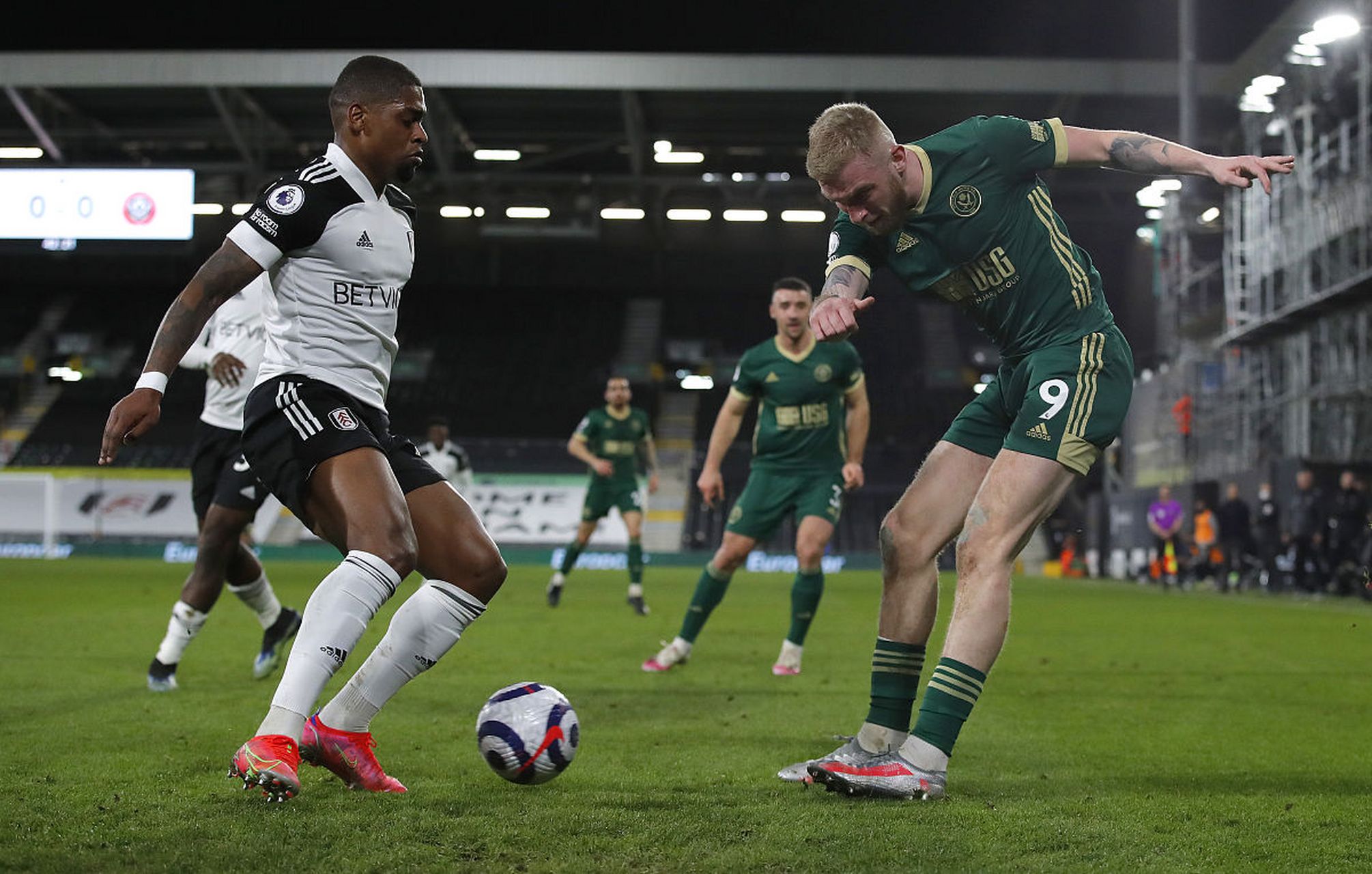 世界杯三个东道主墨加美依次被分至ABD三组，不用参与抽签（世界杯东道主墨西哥、加拿大、美国直接落位A、B、D组三，无需抽签）