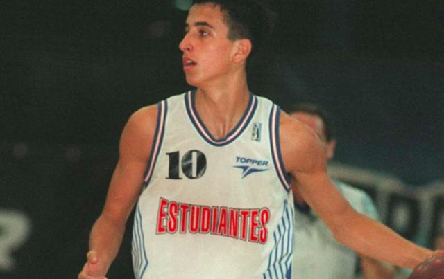 西媒：国际足联无权涉入内格雷拉案，但欧足联可对巴萨禁赛（西媒称FIFA无权介入内格雷拉案，UEFA可对巴萨实施禁赛）