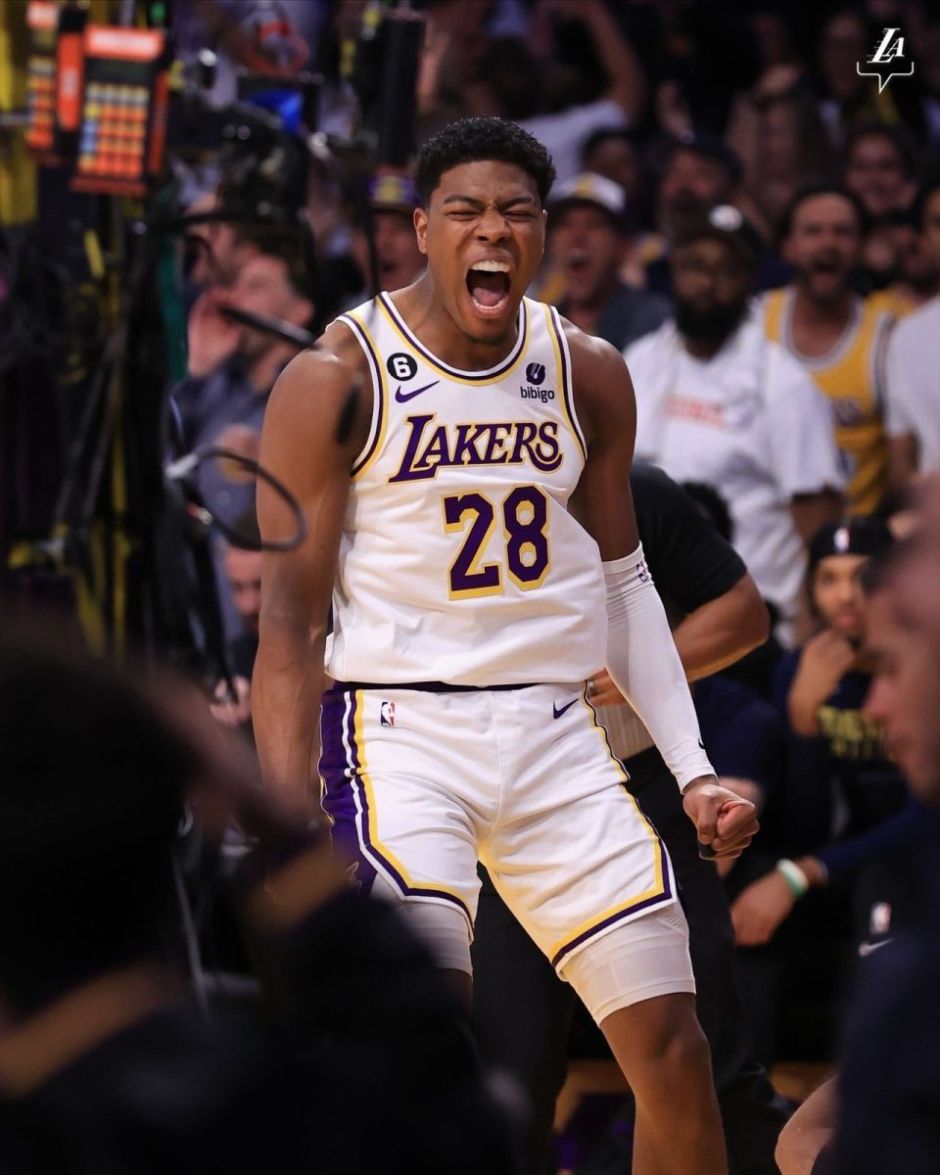 状态不佳！原帅近3场比赛仅共拿到6分2篮板1助攻（原帅近三战表现低迷，合计仅6分2篮板1助攻）