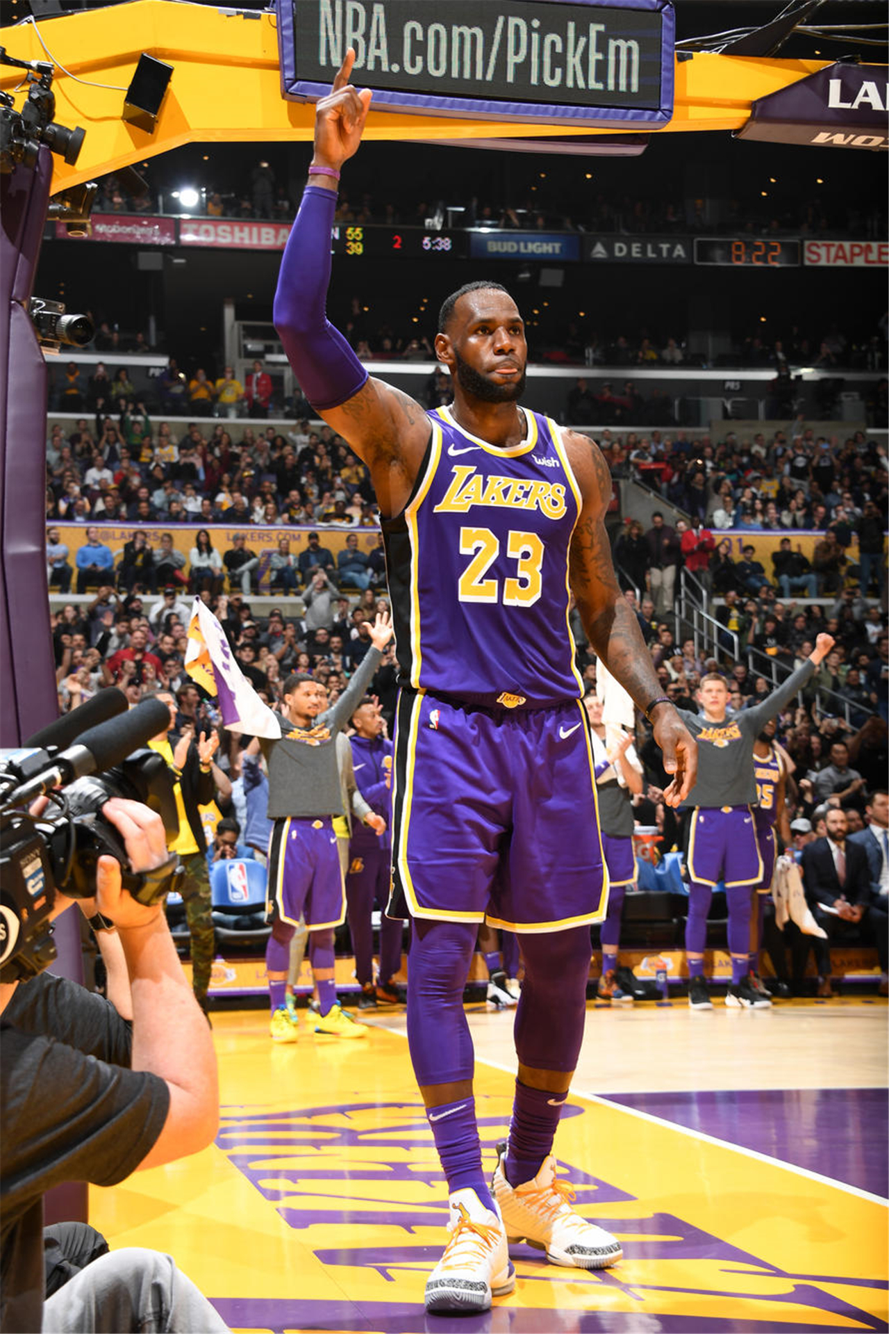 卡卢卢：斯帕莱蒂要求很高；我们可以随时切换三后卫或四后卫（卡卢卢：斯帕莱蒂标准很高，球队可随时在三后卫与四后卫间切换）